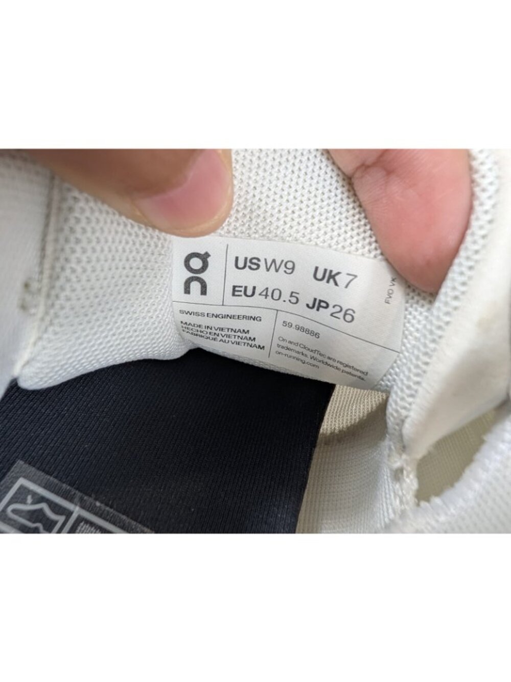 On cloud running sneakers in white/blue color women's size 9 - Picture 15 of 15